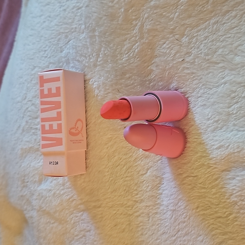 Jeffree Star velvet trap lipstick